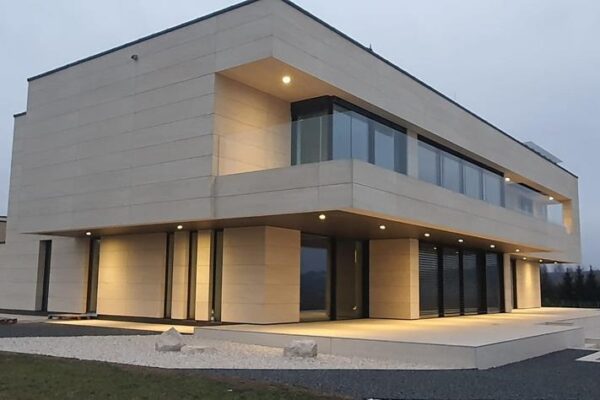 4d5a94ec-af6d-4e38-885e-647584be7215